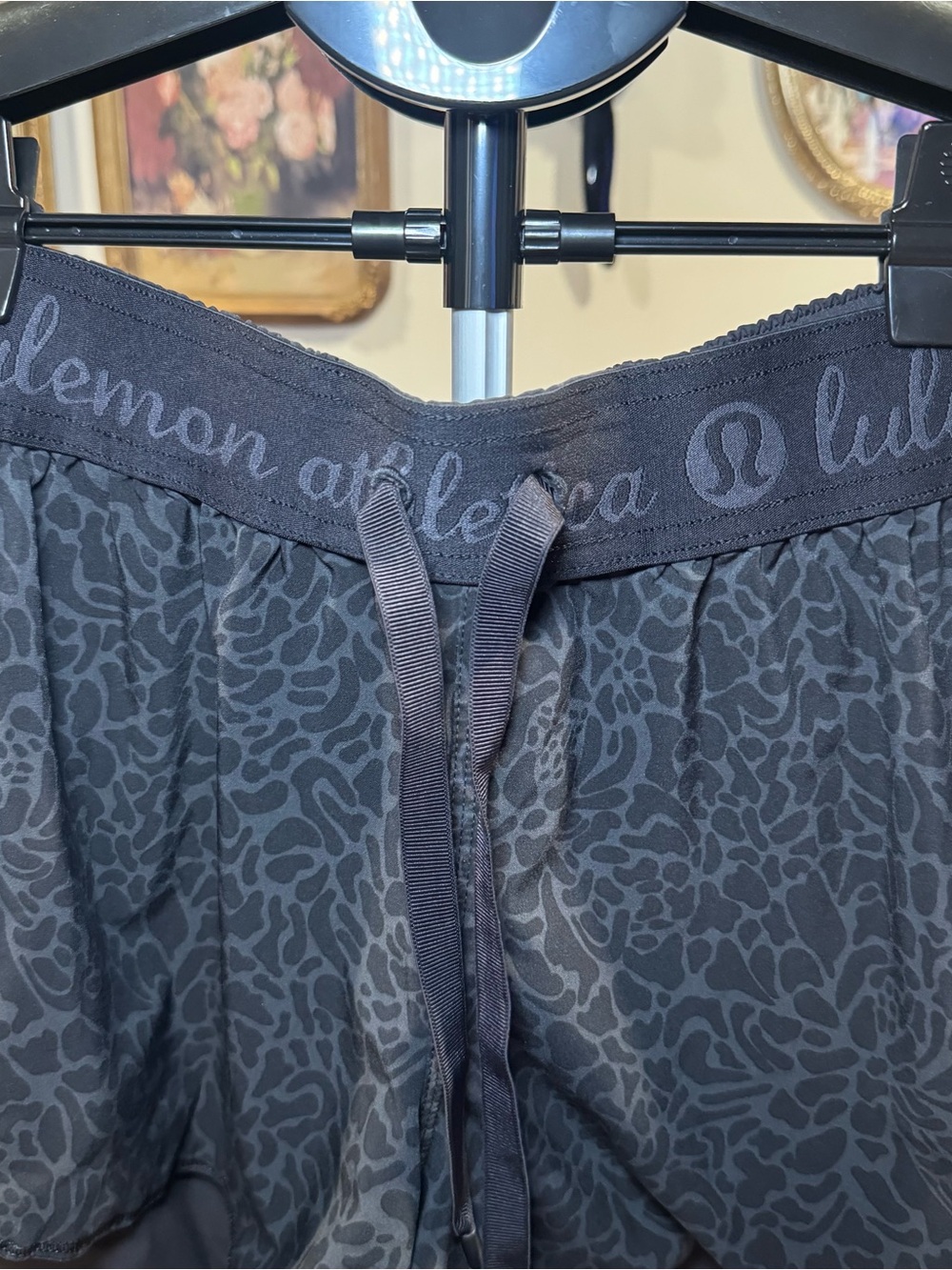 Lululemon Black Floral Print Reversible Running Shorts - Picture 2 of 8
